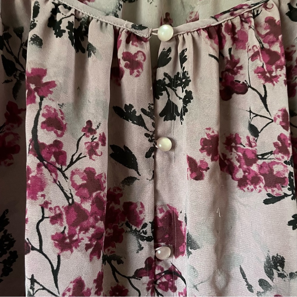 Love and Legend Flowy Sheer Blouse - Picture 5 of 5